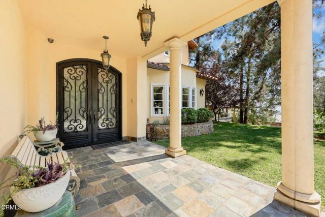 574 Camillo Road, Sierra Madre, CA 91024