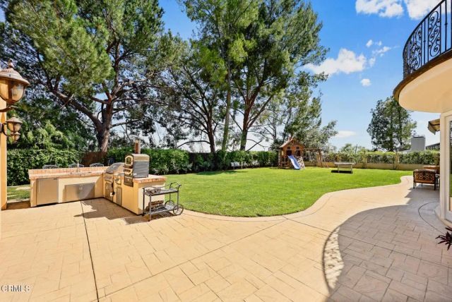 574 Camillo Road, Sierra Madre, CA 91024