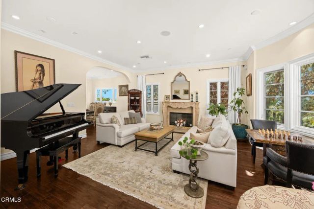 574 Camillo Road, Sierra Madre, CA 91024