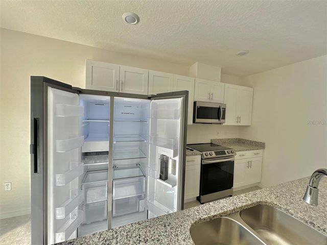 560 WALNUT AVENUE, Orange City, FL 32763