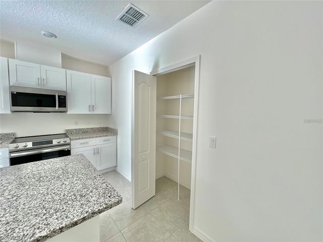 560 WALNUT AVENUE, Orange City, FL 32763