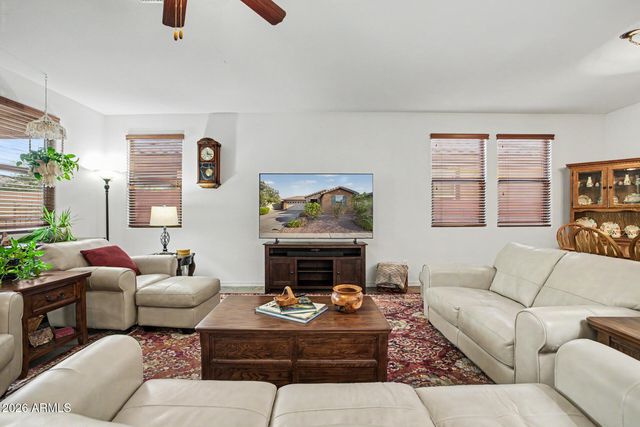 3925 E CONSTITUTION Drive, Gilbert, AZ 85296