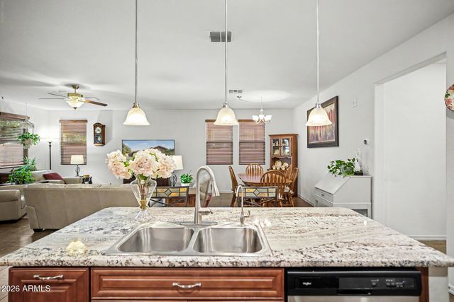 3925 E CONSTITUTION Drive, Gilbert, AZ 85296
