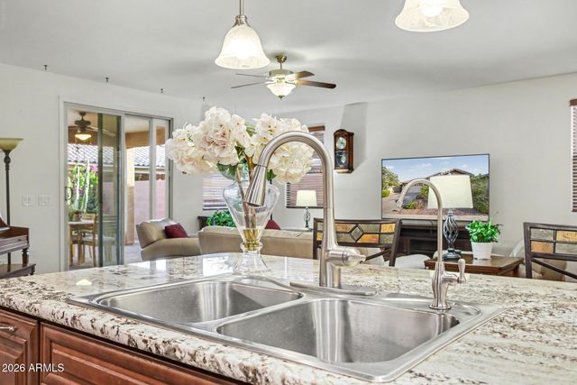3925 E CONSTITUTION Drive, Gilbert, AZ 85296