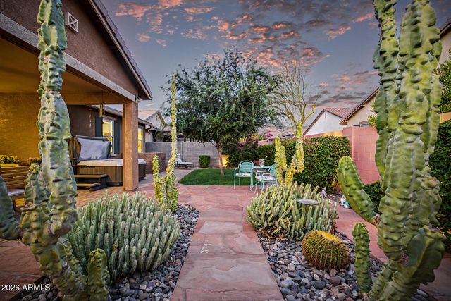 3925 E CONSTITUTION Drive, Gilbert, AZ 85296
