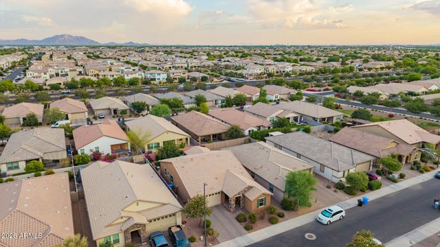 3925 E CONSTITUTION Drive, Gilbert, AZ 85296