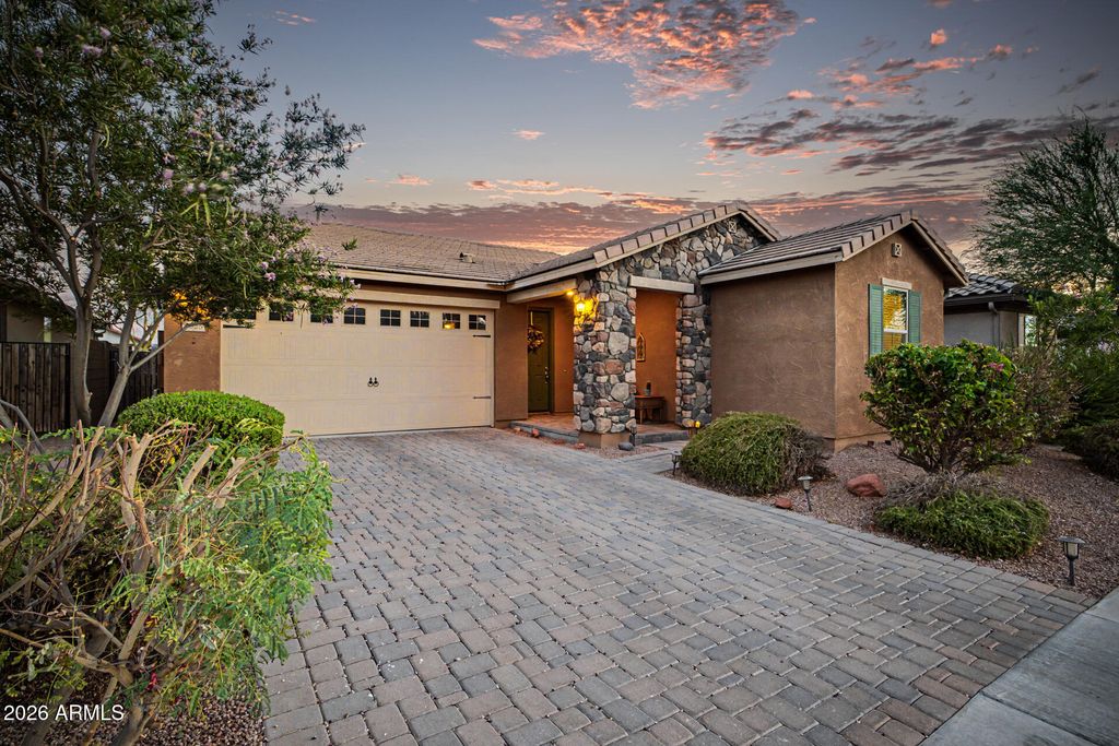 3925 E CONSTITUTION Drive, Gilbert, AZ 85296
