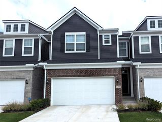 4709 Broomfield Way 8, Lake Orion, MI 48359