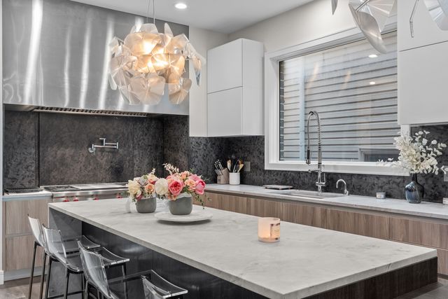 1620 W Pierce Avenue, Chicago, IL 60622