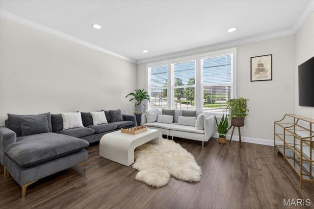 8002 Townes Way, St Louis, MO 63117