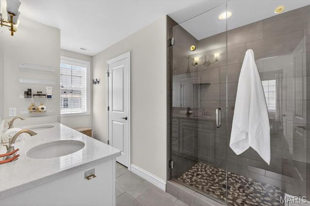 8002 Townes Way, St Louis, MO 63117