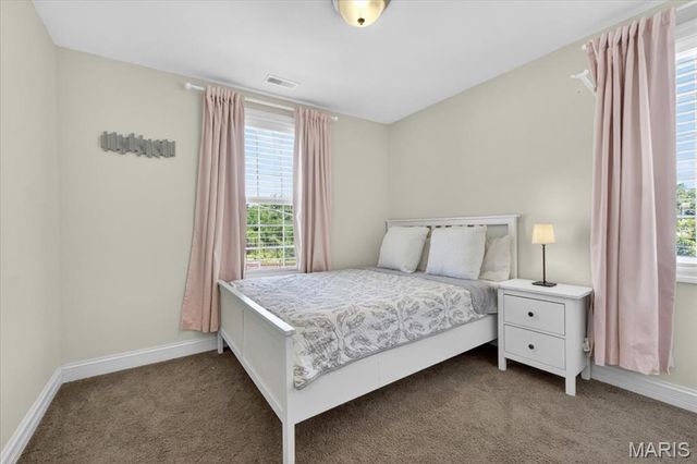 8002 Townes Way, St Louis, MO 63117