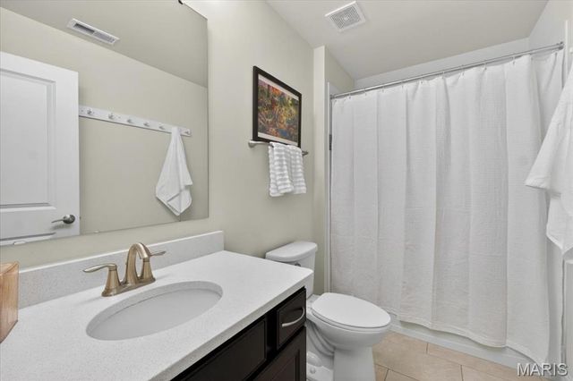 8002 Townes Way, St Louis, MO 63117
