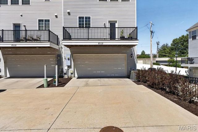 8002 Townes Way, St Louis, MO 63117