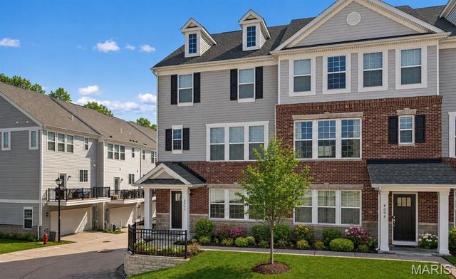 8002 Townes Way, St Louis, MO 63117