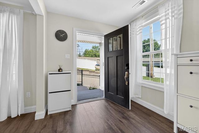8002 Townes Way, St Louis, MO 63117