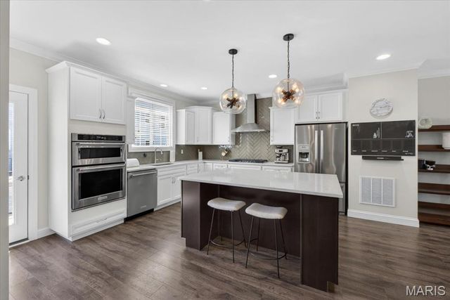 8002 Townes Way, St Louis, MO 63117