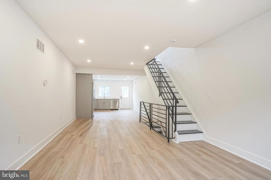 817 PIERCE ST, Philadelphia, PA 19148