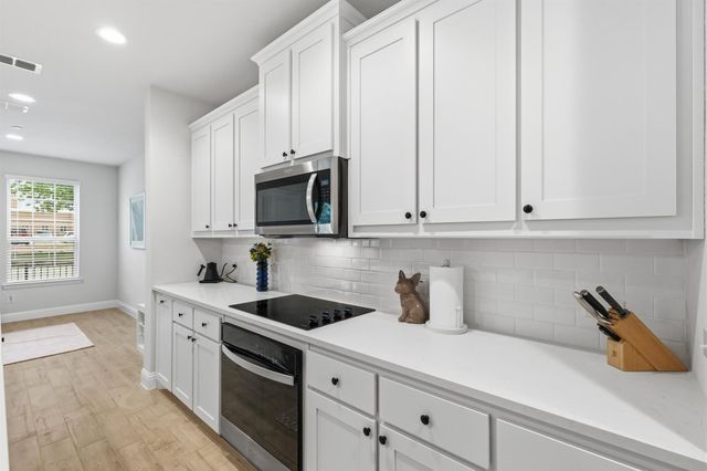 6132 Bursey Road, Watauga, TX 76148