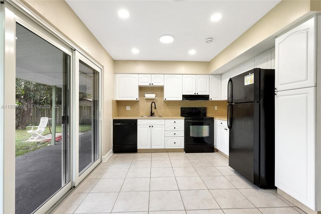 142 SW 53rd Ave, Plantation, FL 33317