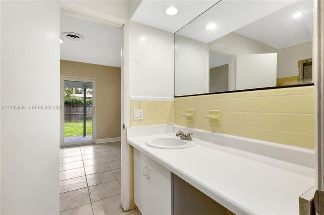 142 SW 53rd Ave, Plantation, FL 33317