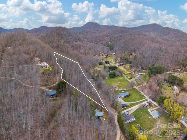 99999 Molasses Way 18, Waynesville, NC 28785