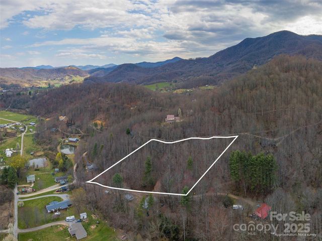 99999 Molasses Way 18, Waynesville, NC 28785