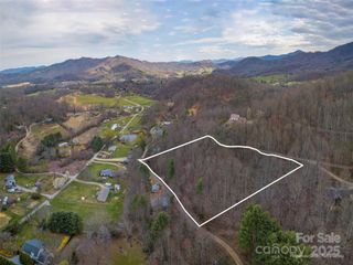 99999 Molasses Way 18, Waynesville, NC 28785