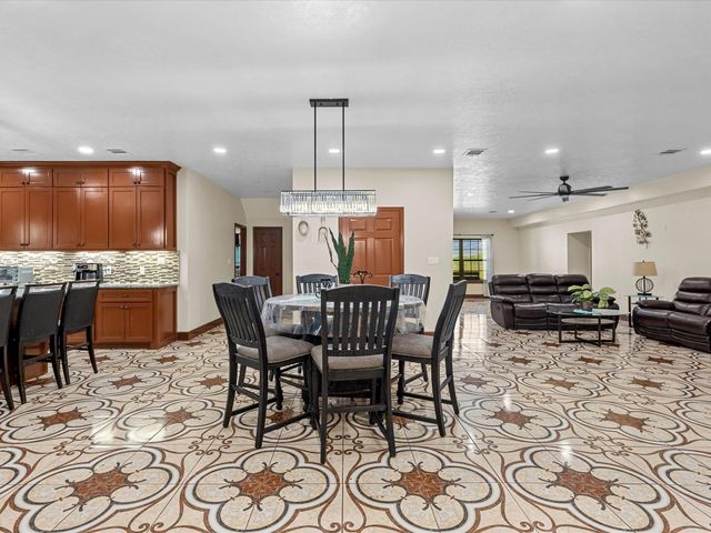 886 Zilss Road, La Grange, TX 78945