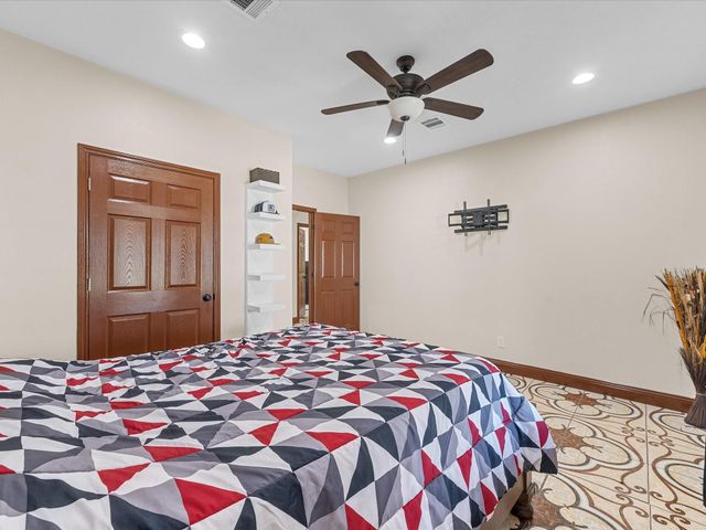 886 Zilss Road, La Grange, TX 78945