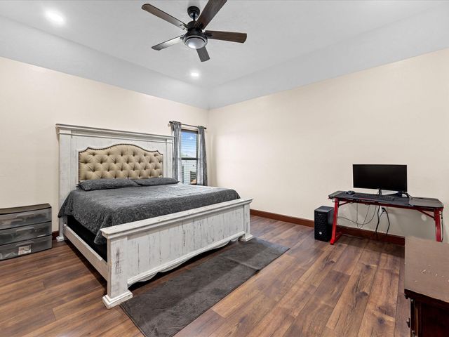 886 Zilss Road, La Grange, TX 78945