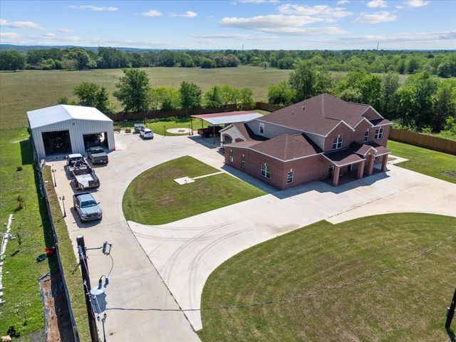 886 Zilss Road, La Grange, TX 78945