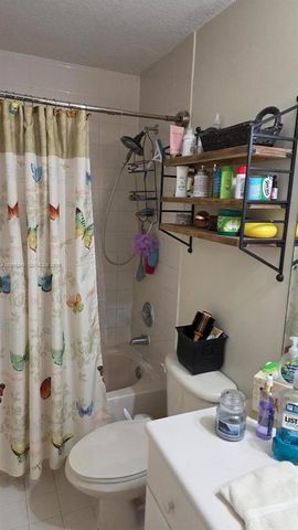 6918 NW 177th Street H100, Hialeah, FL 33015