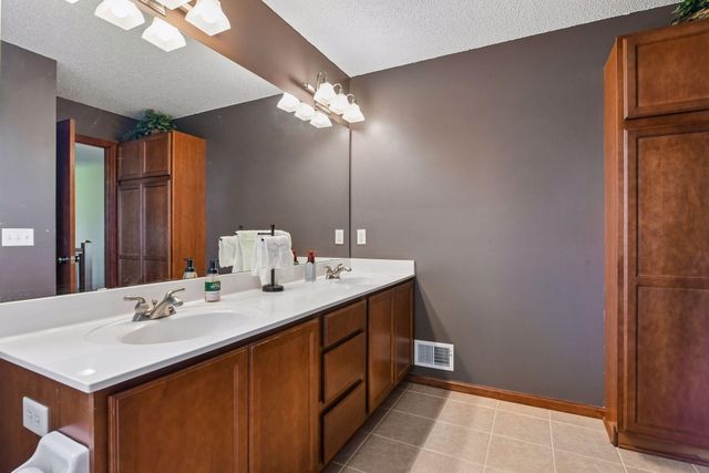 7115 County Road 10, Chaska, MN 55318