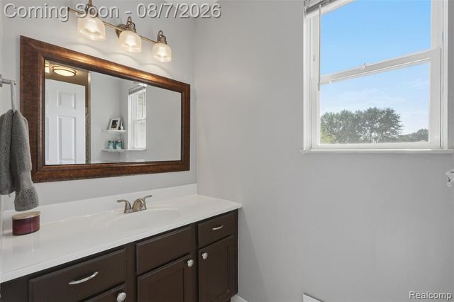 1124 Somerville Drive, Oxford, MI 48371