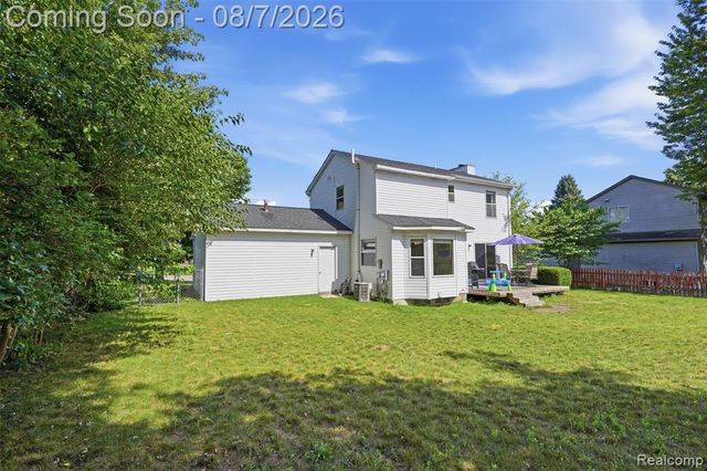 1124 Somerville Drive, Oxford, MI 48371