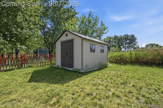 1124 Somerville Drive, Oxford, MI 48371