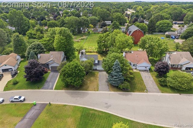 1124 Somerville Drive, Oxford, MI 48371