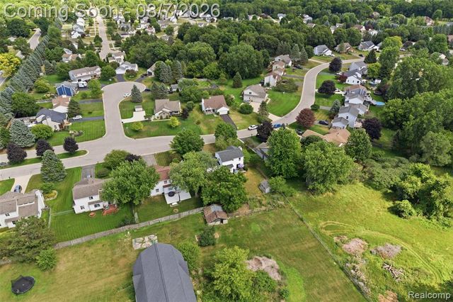 1124 Somerville Drive, Oxford, MI 48371