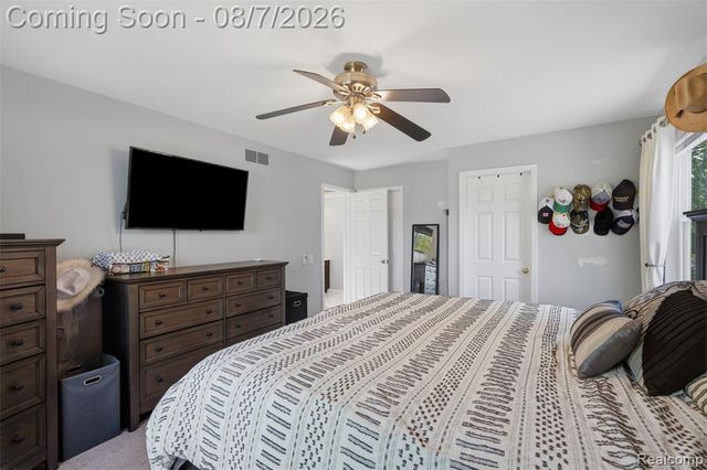 1124 Somerville Drive, Oxford, MI 48371