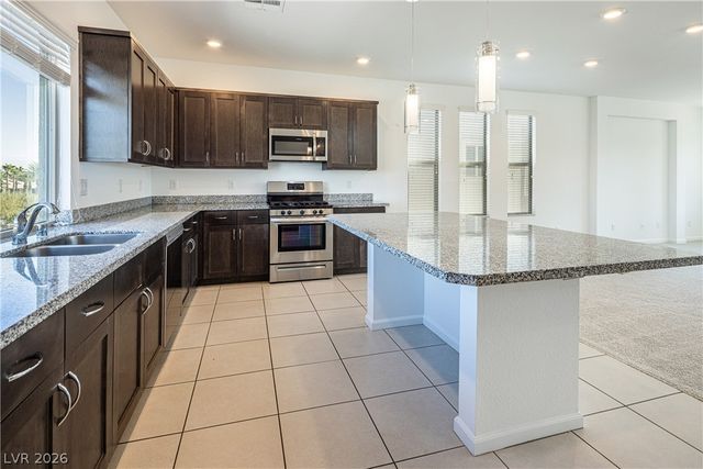 8040 Carpenter Creek Avenue, Las Vegas, NV 89113