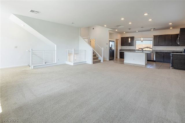 8040 Carpenter Creek Avenue, Las Vegas, NV 89113