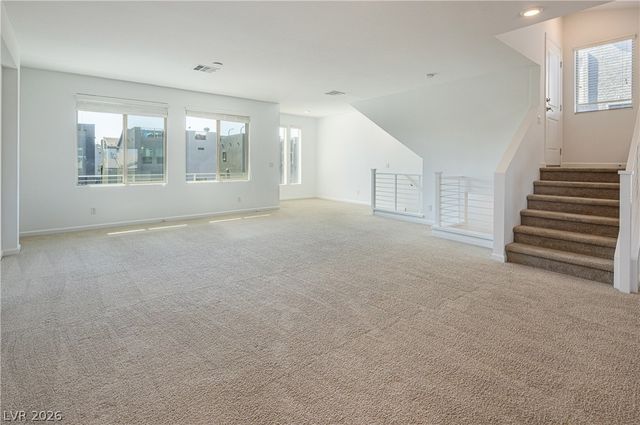 8040 Carpenter Creek Avenue, Las Vegas, NV 89113