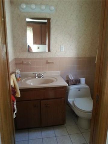 18 Kingsland Road Single, Boston, MA 02132