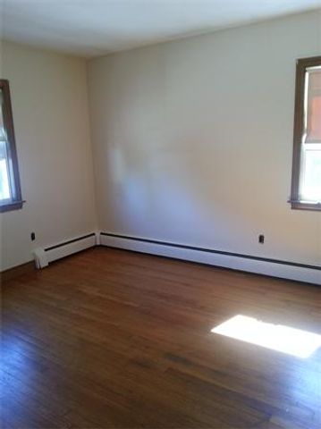 18 Kingsland Road Single, Boston, MA 02132