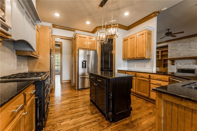 3291 Willow Bend Circle, Springdale, AR 72762