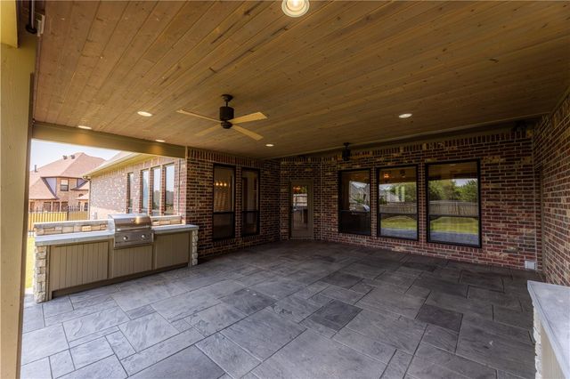 3291 Willow Bend Circle, Springdale, AR 72762