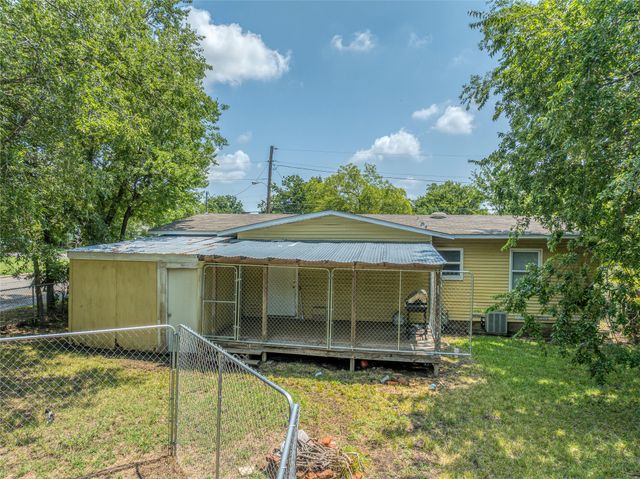 2120 N Hickory Street, Sherman, TX 75092