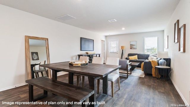 16052 Mahogany Way, Elmendorf, TX 78112