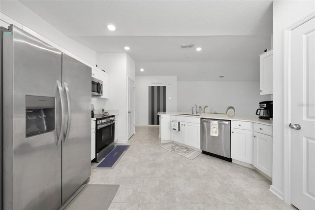 401 SANDBAR LN, Haines City, FL 33844